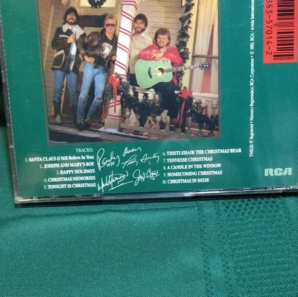 ⭐ BOGO ⭐ Alabama Christmas CD - Picture 2 of 5
